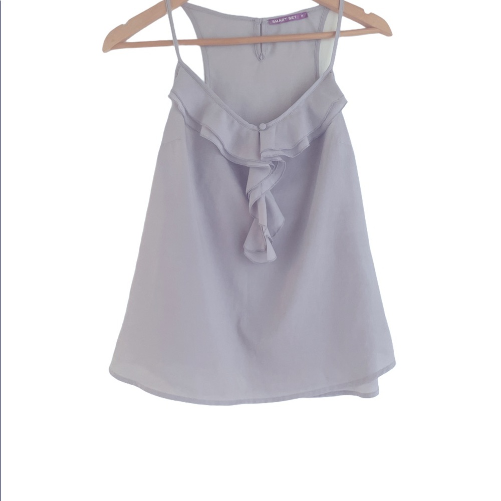 🍃 Adorable Feminine light gray top with ruffles size medium